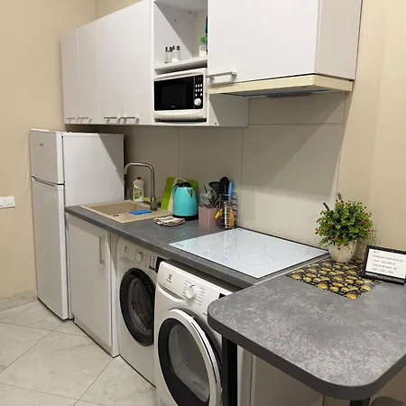 біля оперного театру2 *